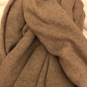 GAP Accessories - Gap over sized knit scarf GAP Accessories - Gap over sized knit scarf